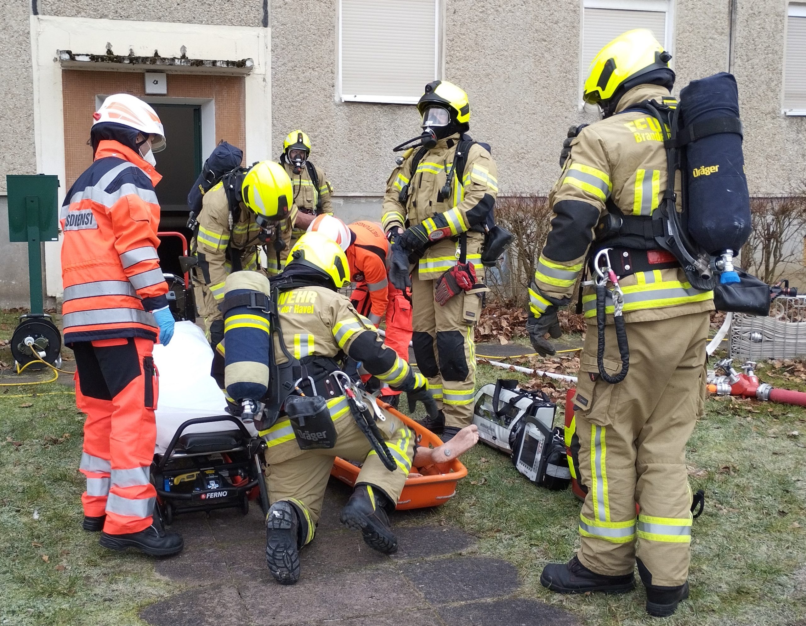 Einsatz Bung Der Berufsfeuerwehr Brandenburg In Hohenst Cken