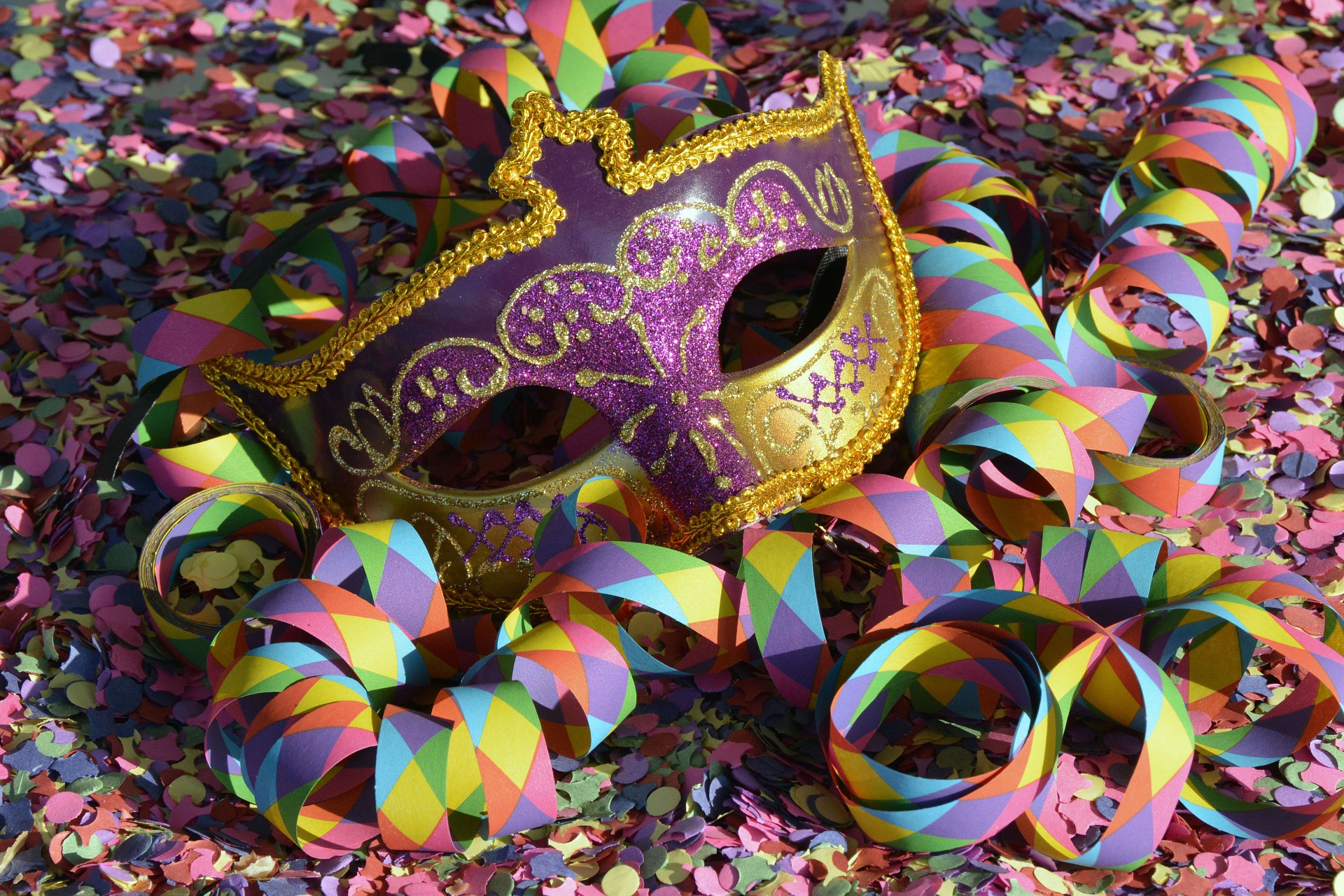 Karneval_Maske_Konfetti_Kultur_Veranstaltungen__c_pixabay