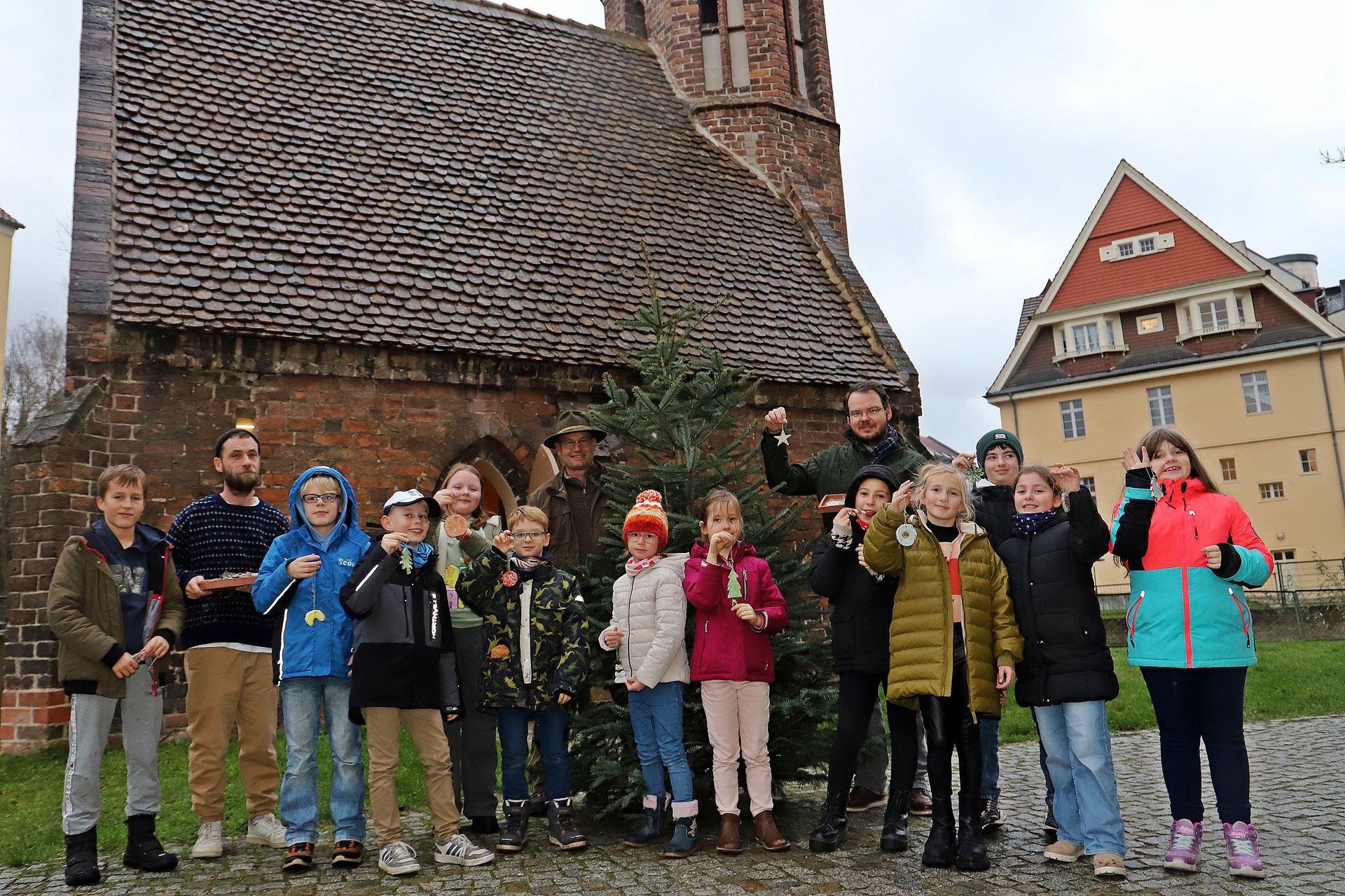 Weihnachtsbaum_für_Wredowsche_Zeichenschule_8700