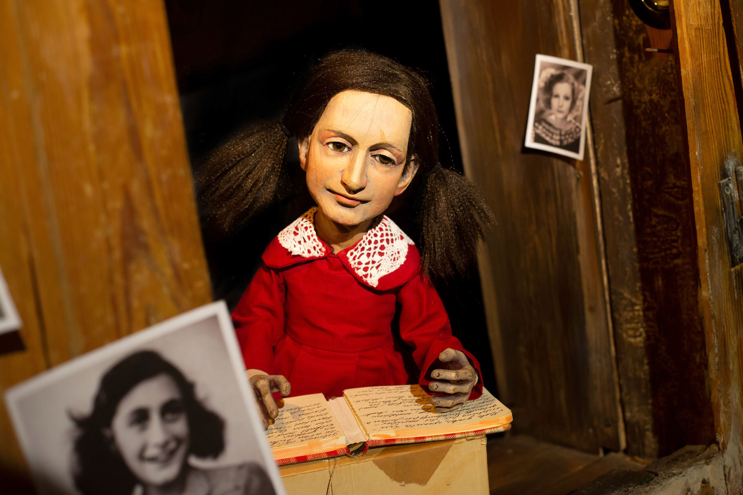 Anne Frank-1_(c)_Sandra Hermannsen