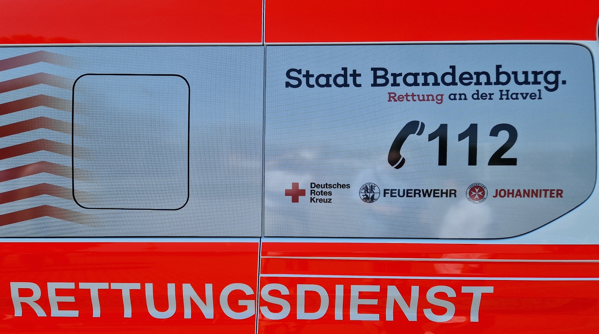 Übergabe_3_KTW_Feuerwehr_140824-4